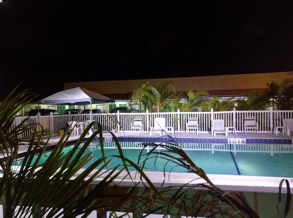 Sunshine Inn & Suites Venice, Florida Venice Gardens Екстер'єр фото