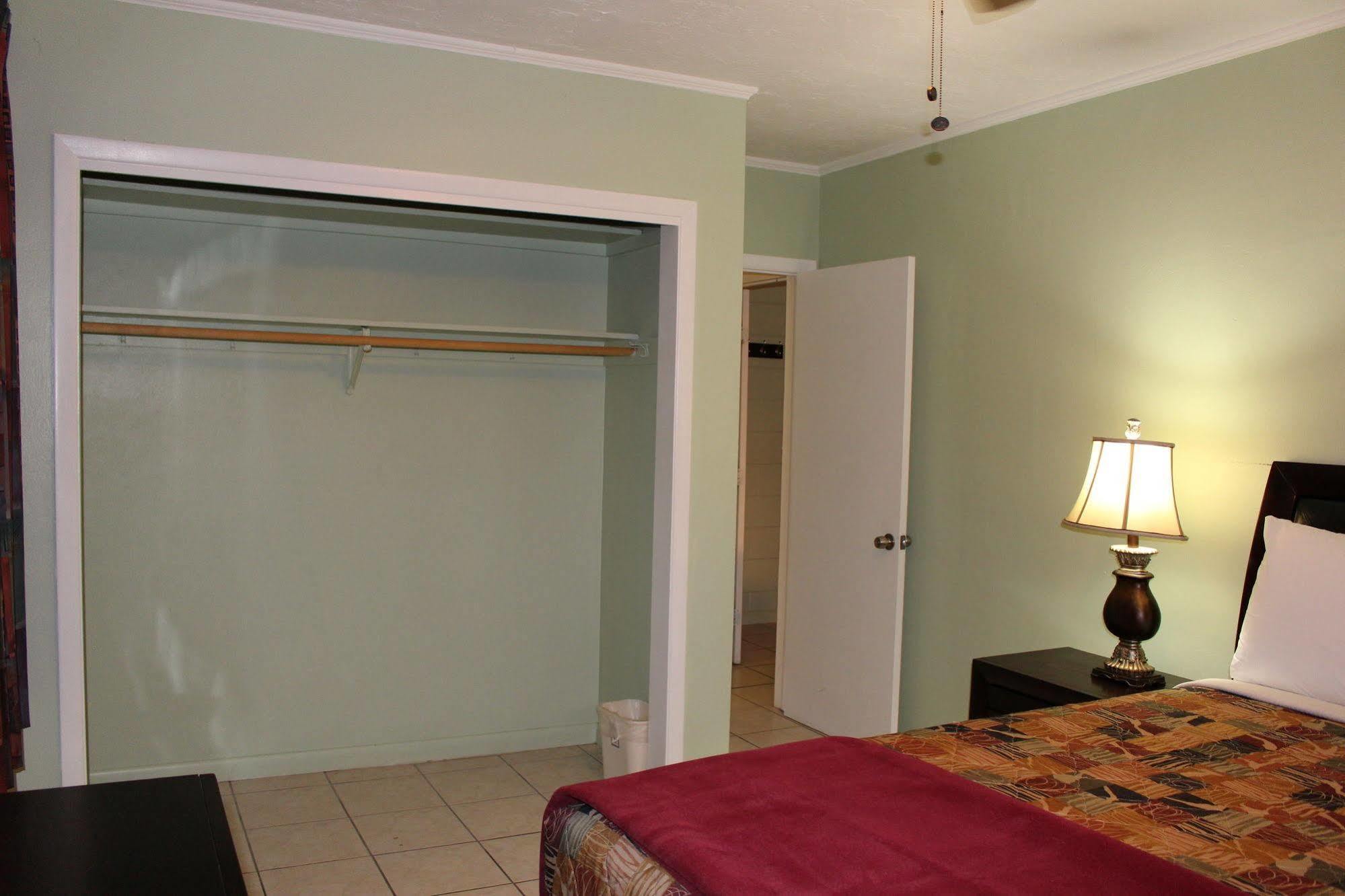 Sunshine Inn & Suites Venice, Florida Venice Gardens Екстер'єр фото