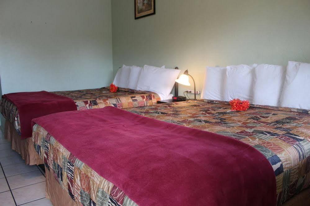 Sunshine Inn & Suites Venice, Florida Venice Gardens Екстер'єр фото